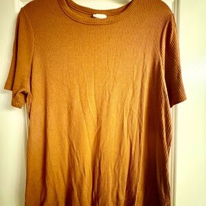 Ava & Viv Ribbed Short Sleeve Top in Amber